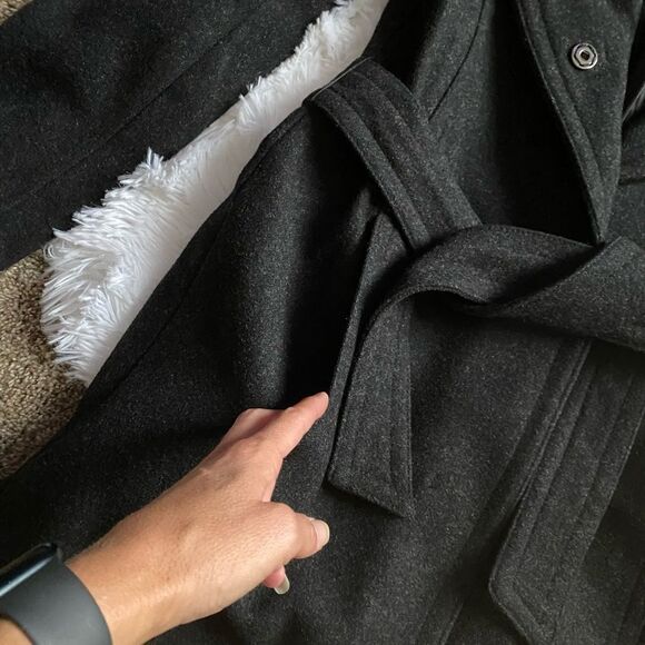 United Colors of Benetton Wool Coat Belted Lined Size 40 Womens US Size 4 - Picture 8 of 10